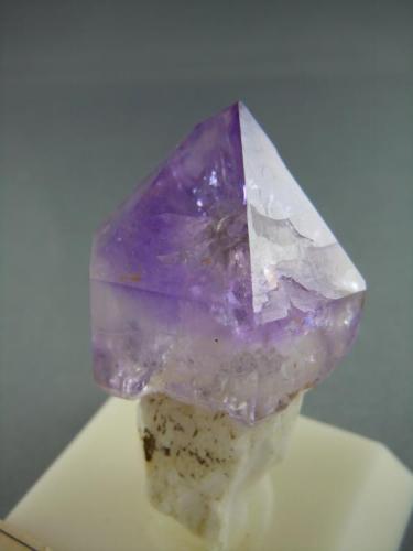 Quartz Amethyst
Diamond Hill, Ashway, Hopkinton, Washington County, Rhode Island, USA
3.0 x 4.8 cm.
Photo: Bob Weaver

One more time it happens that the state is not so prolific in minerals, so one more time, thanks to Bob Weaver to supply the image to lead this thread.

Again, thank you Bob! (Author: Jordi Fabre)