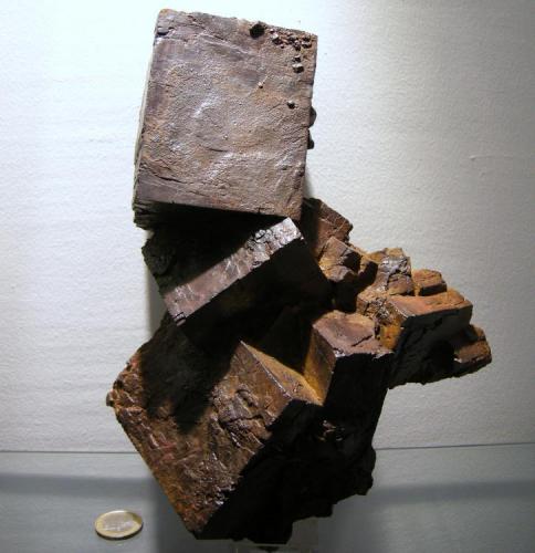 Limonita (Goethita) pseudomórfica de Pirita
Los Arenales - Carratraca - Málaga - Andalucía - España
25 x 18 cm - Cubos de 9 cm (Autor: Diego Navarro)