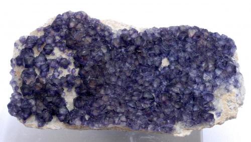 Fluorita - 
Uxes - Arteixo - A Corunha - Galiza - España - 
6,6 x 4,0 x 3,3 cm (Autor: Martí Rafel)