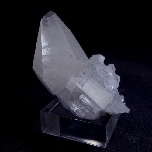 Calcita sobre cuarzo<br />La Viesca Mine, La Collada mining area, Huergo, Siero, Comarca Oviedo, Principality of Asturias (Asturias), Spain<br />4 cm.<br /> (Autor: Anonymous)