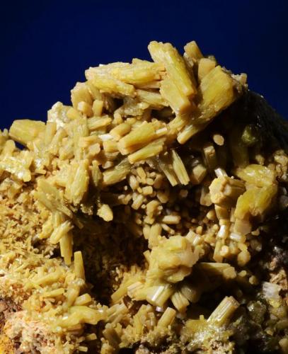Piromorfita<br />Resuperferolítica claim, Cerro de la Canaleja, Santa Eufemia, Comarca Los Pedroches, Córdoba, Andalusia, Spain<br />6,5x5,5 cm.<br /> (Autor: Juan Luis Castanedo)