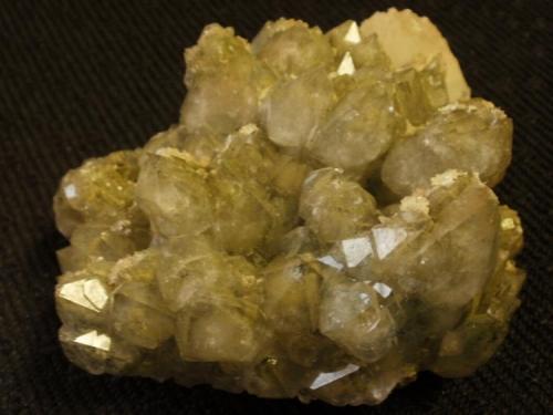 Chinese green Quartz, about 10 cm across. Gift from Walter Bowser about 8 years ago. (Author: Darren)