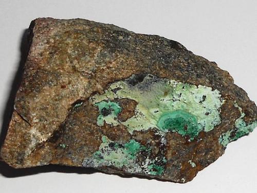 Malaquita<br />Pilar Mine, Colmenarejo, Comarca Cuenca del Guadarrama, Community of Madrid, Spain<br />5.3 x 4 cm<br /> (Autor: juan manuel del valle)