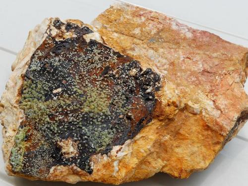 Piromorfita<br />La Montañesa Mine, Navalagamella, Comarca Sierra Oeste de Madrid, Community of Madrid, Spain<br />11 x 8 cm<br /> (Autor: juan manuel del valle)