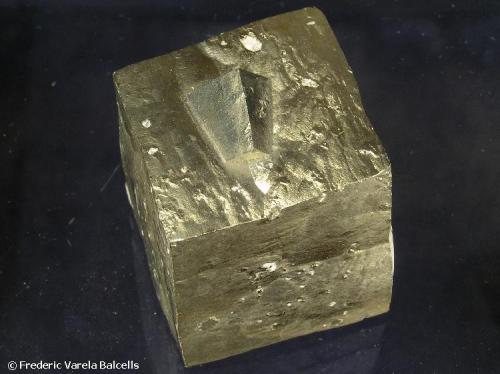 Pirita. 
Mina Ampliación a Victoria, Navajún, La Rioja, España. 
3,5 x 3,5 x 3,2 cm. (Autor: Frederic Varela)