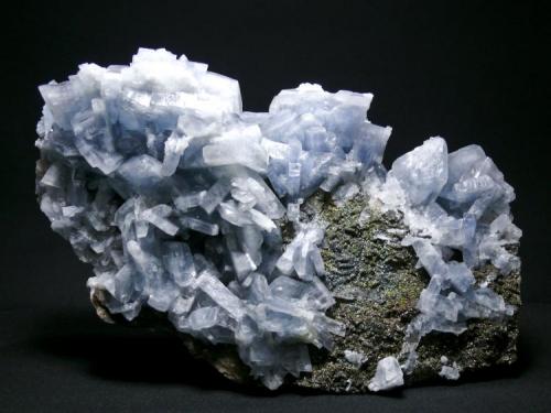 Barita Azul - Mina Moscona - Solís - Corvera - Asturias
Pieza de 28 x 16 cm. cristal mayor 5,5 cm. (Autor: El Coleccionista)