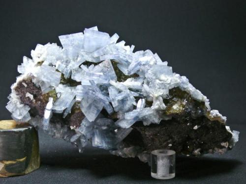 Barita Azul + Fluorita + Dolomita - Mina Moscona - Solís - Corvera - Asturias
Pieza de 20 x 9 cm. cristal mayor 3 cm. (Autor: El Coleccionista)
