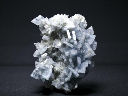 Barita Azul + Fluorita + Dolomita - Mina Moscona - Solís - Corvera - Asturias
Pieza de 10 x 8 cm. cristal mayor 2,5 cm. (Autor: El Coleccionista)
