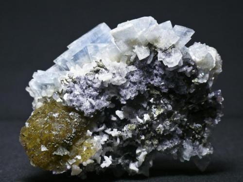 Barita Azul + Fluorita + Dolomita - Mina Moscona - Solís - Corvera - Asturias
Pieza de 10 x 8 cm. cristal mayor 2,5 cm. (parte trasera) (Autor: El Coleccionista)