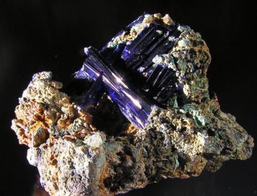 Azurita.
Mina Touissit, Oujda, Marruecos.
6x4,5x3 cm.
Cristales de hasta 3,3 cm. Col. y foto Nacho Gaspar. (Autor: Nacho)