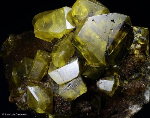 Azufre. 
Caltanissetta Province. Sicilia. Italia. 12x9 cm. Cristal mayor 6 cm. (Autor: Juan L)