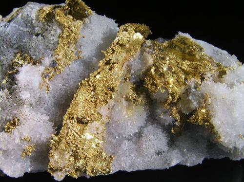 Oro Nativo s/Cuarzo.
Rosia Montana (ex-Verespatak), Alba, Transylvania, Rumanía.
7,1x3x1,5 cm.
Detalle pieza anterior. Col. y foto Nacho Gaspar. (Autor: Nacho)