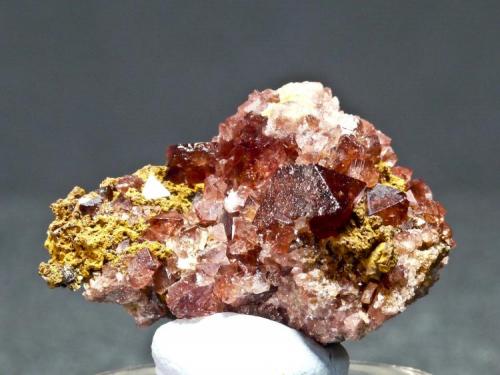 Espinela Roja
Sierra de Mijas - Mijas - Málaga
Pieza de 3x2 cm. cristal mayor 0,6 cm. (Autor: El Coleccionista)