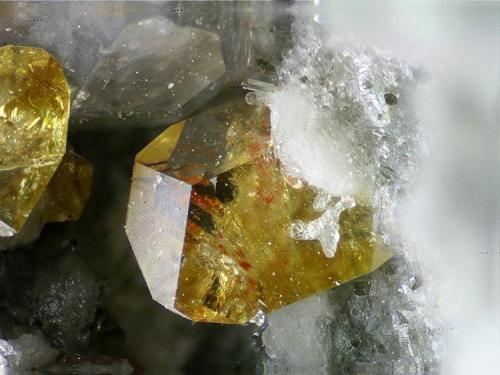 Titanita
Gilico, Cehegín, Murcia, España
cristal de 1 mm (Autor: josminer)