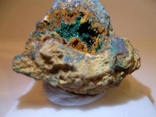 Malaquita<br />La Inesperada Mine, Pardos, Comarca Señorío de Molina-Alto Tajo, Guadalajara, Castilla-La Mancha, Spain<br />3 x 3 cm.<br /> (Autor: javier ruiz martin)