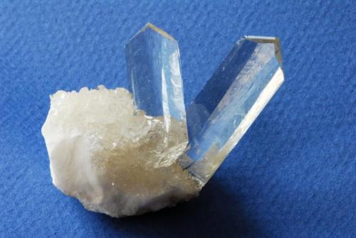 Yeso
Fuentes de Ebro, Zaragoza, España
Cristal mayor 5 cm (Autor: E. Llorens)