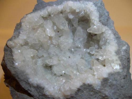 Calcita<br />Torremocha del Campo, Comarca Sierra Norte de Guadalajara, Guadalajara, Castilla-La Mancha, Spain<br />3 x 3 cm.<br /> (Autor: javier ruiz martin)