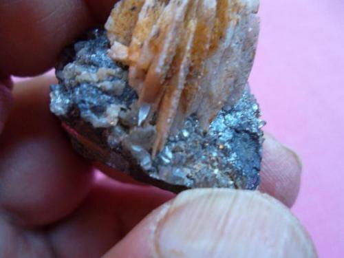 Galena, Barita, Cerusita<br />La Perdiguera Hills, Madridejos, Comarca La Mancha, Toledo, Castilla-La Mancha, Spain<br />2 x 2 cm.<br /> (Autor: javier ruiz martin)