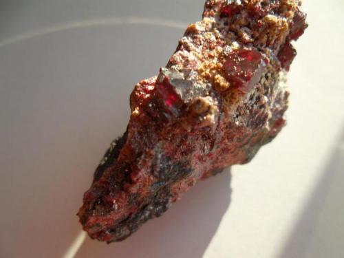 Cinabrio<br />Mina El Entredicho, Almadenejos, Comarca Valle de Alcudia, Ciudad Real, Castilla-La Mancha, España<br />0,4 cm. los cristales<br /> (Autor: javier ruiz martin)