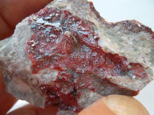 Cinabrio<br />Mina El Entredicho, Almadenejos, Comarca Valle de Alcudia, Ciudad Real, Castilla-La Mancha, España<br />6 x 4 cm.<br /> (Autor: javier ruiz martin)