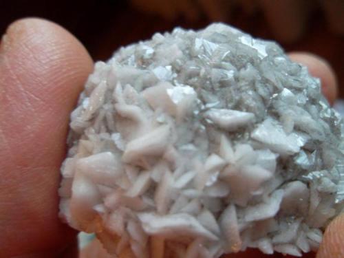Calcita<br />Setiles, Comarca Señorío de Molina-Alto Tajo, Guadalajara, Castilla-La Mancha, Spain<br />5 x 5 cm.<br /> (Autor: javier ruiz martin)