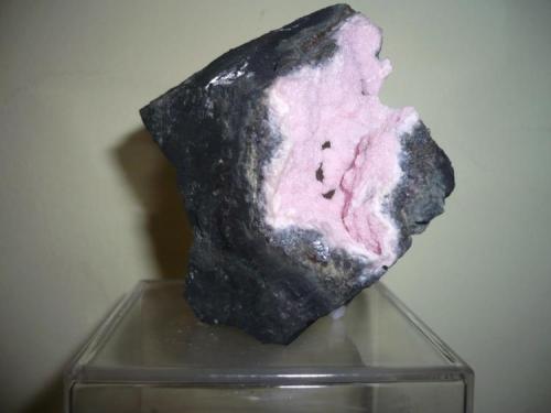 Rhodochrosite
Mina El Potosí, Fco. Portillo, Santa Eulalia, Aquiles Serdán,  Chihuahua, Mexico
74x57x42mm (Author: Carlos M.)