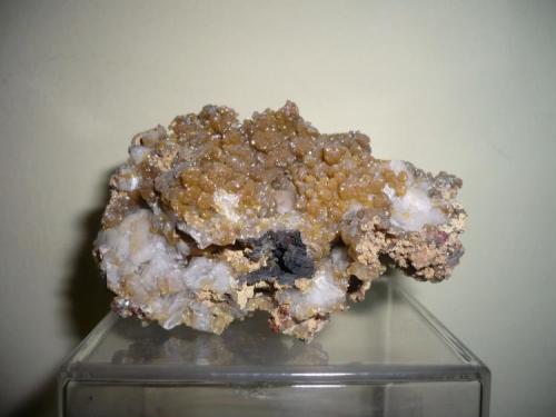 Mimetite w/ Calcite
Mina El Potosí, Fco. Portillo, Santa Eulalia, Aquiles Serdán, Chihuahua, Mexico
72x55x44mm (Author: Carlos M.)