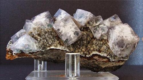 Fluorite on Quartz
Hollywell Mine, Frosterley, Co Durham.
7 x 3.5 cm. (Author: nurbo)