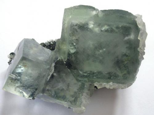 Fluorite, Calcite
Xianghualing, Linwu County, Hunan. China
7.7 x 6.5 x 3.7 cm (Author: JMiguelE)