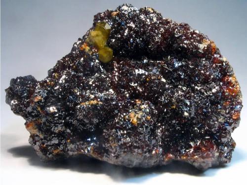 Sphalerite and siderite
Troya Mine. Mutiloa. Guipuzcoa. Spain
5 x 4 cm (Author: nimfiara)