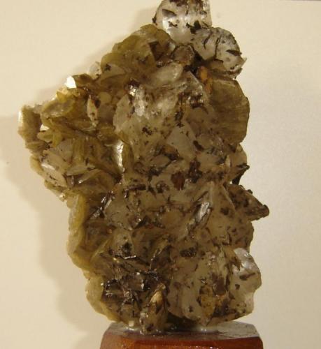 Siderite, Dolomite and Pyrrhotite
Morro Velho mine, Nova Lima, Iron Quadrangle, Minas Gerais, Brazil
12 x 6 x 3 cm. (Author: Anísio Cláudio)