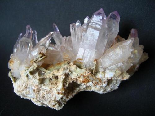 Quartz var. amethyst
Brandberg area, Brandberg District, Erongo Region, Namibia
75 x 50 x 40 mm (Author: Tobi)