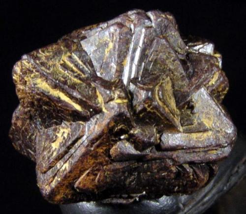 Limonitized octahedral pyrite (pseudomorph of pyrite)
Luanda, Formiga, Minas Gerais, Brazil
1,8 x 1,8 x 1,6 cm (Author: Anísio Cláudio)