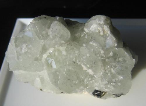 Datolite
Dal’nergorsk Mine, Russia
Size: 7 x 4 x 4 cm
Front view (Author: Leon56)