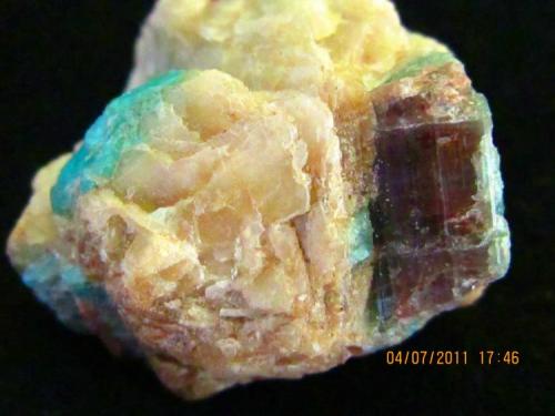 Elbaite paraíba
Brazil (old mine)
3.5 x 4.5 x 2.5 cm.
Elbaite paraíba (Author: barbie90)