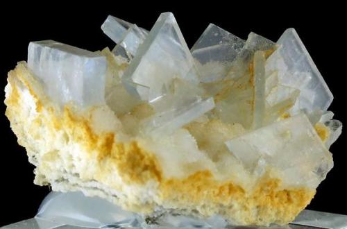 Baryte
Androvo mine, Zlotograd, Rhodope Mts, Bulgaria
5,5 x 4,5 x 2,5 cm (Author: Leon56)