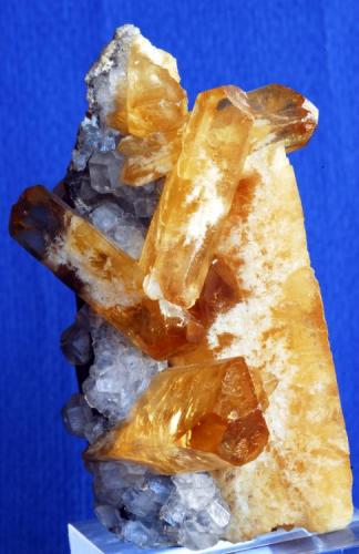 Baryte<br />Silius, Metropolitan City of Cagliari, Sardinia/Sardegna, Italy<br />8x4 cm<br /> (Author: Enrique Llorens)