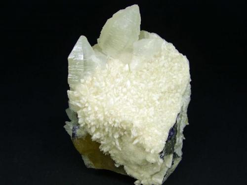Witherita. Minerva Mine, Illinois, Usa. 8´5x6 cm. Cristal de 4 cm (Autor: geoalfon)