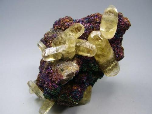 Calcita-Calcopirita. Sweetwater Mine. 8´5x7 cm. Cristal de 4 cm (Autor: geoalfon)