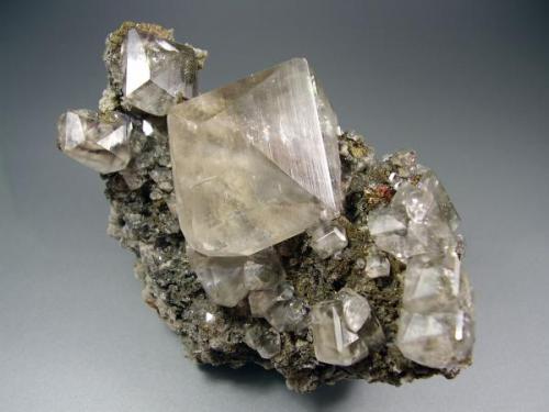 Calcita. Linwood Mine, Usa. 9x7´5 cm. Cristal de 3´7 cm (Autor: geoalfon)
