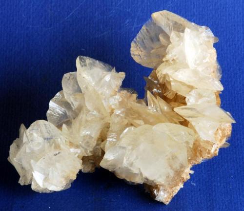 Gipsum (variety Selenite)
Fuentes de Ebro, Zaragoza, Aragón, Spain
9x4 cm (Author: Enrique Llorens)