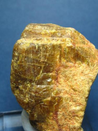 Monacita-(Ce)
48x30x20mm.
Alto Ligonha, Zambezia, Mozambique.

A esta no la apaña ni un buen fotógrafo (que no es mi caso) es un poco "feica" la pobre, pero es lo que tengo. (Autor: Jordi Fabre)