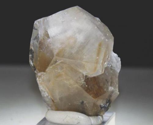 Calcita - Estremoz - Portugal, Cristal de 5 x 4 cm. (Autor: Juan C. Agua)