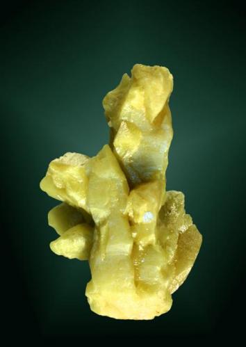 Azufre
Las Minas (Balsas de Gador), Sierra de Gador, Almería, Andalucía, España.
Cristales bipiramidales.
4,5 x 3,0 x 2,0 cm. (Autor: Carles Curto)