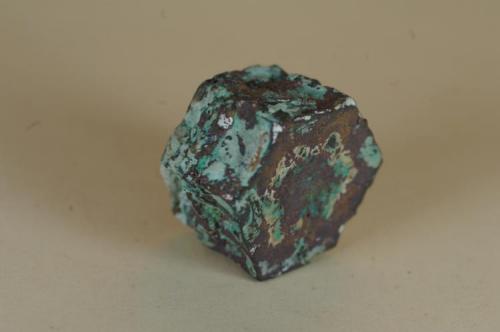 Cobre nativo, pseudomórfico de Aragonito, Coro-Coro, Bolivia 25x20x14 mm (Autor: Juan María Pérez)