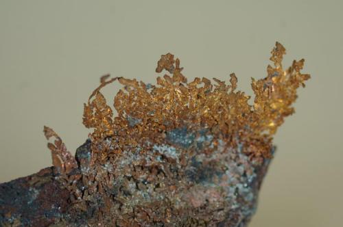 Cobre nativo, mina El Valle-Boinás, Belmonte de Miranda, Asturias 40x32x8 mm (Autor: Juan María Pérez)