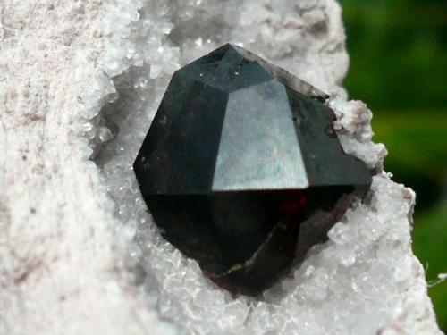 Granate Spessartina (Espesartina).
Thomas Range, Utah, EEUU.
1,4 cm. (Autor: nerofis2)
