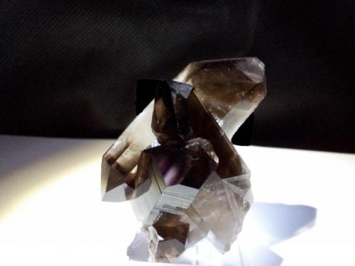 Cuarzo Ahumado
Arkansas, USA
Cristal Mayor 6 cm (Autor: Carlos Viñolo)