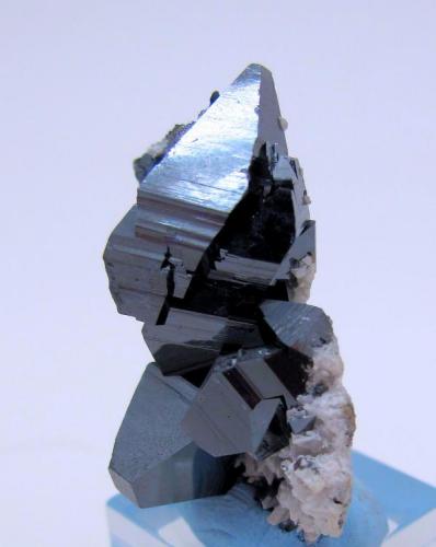 Anatase, quartz
Dyrfonni, Viveli, Eidfjord, Hardangervidda, Hordaland, Norway
35 mm x 31 mm (Author: Carles Millan)