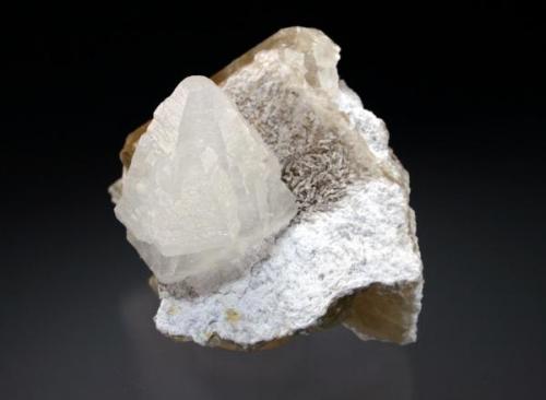 Witherite
Minerva #1Mine, Cave-in-Rock, Hardin County, Illinois
3 cm tall (Author: Jesse Fisher)